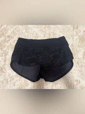 Lululemon Speed Up Shorts Size 4 Low Rise 2.5”
